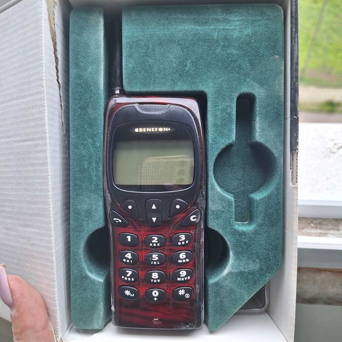 Будилник и мобифон