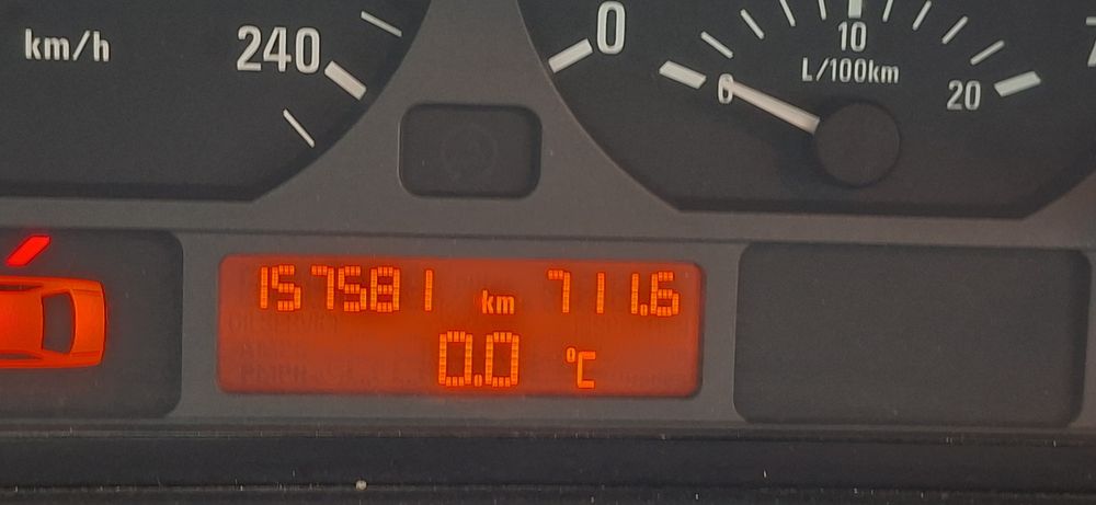 Продава BMW 318i e46