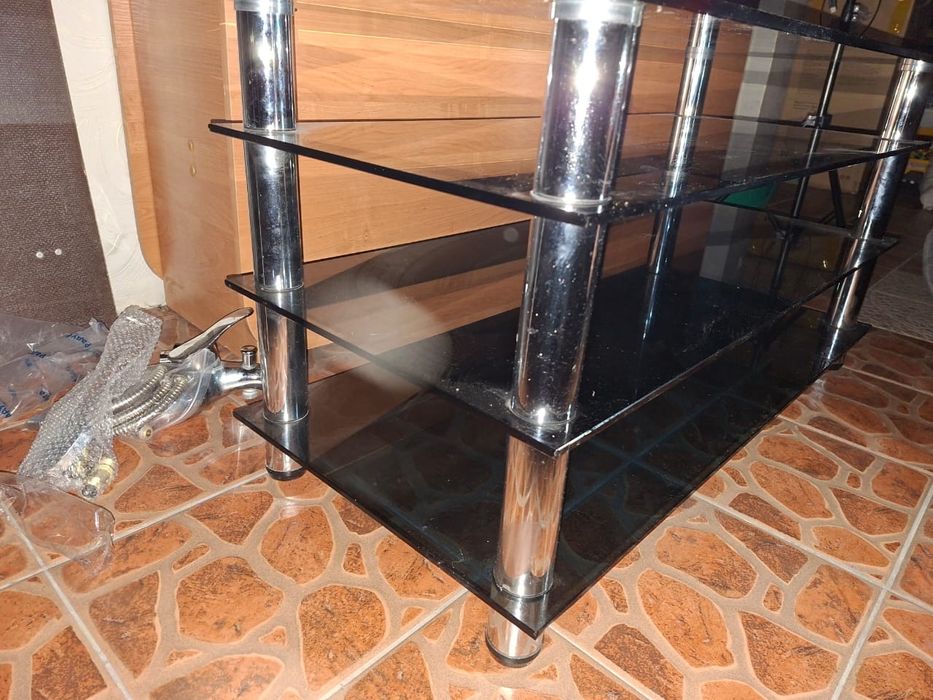 Стеклянная тумба