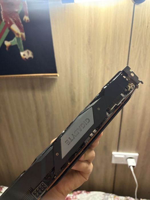 Срочно Gigabyte RX5500xt 4gb