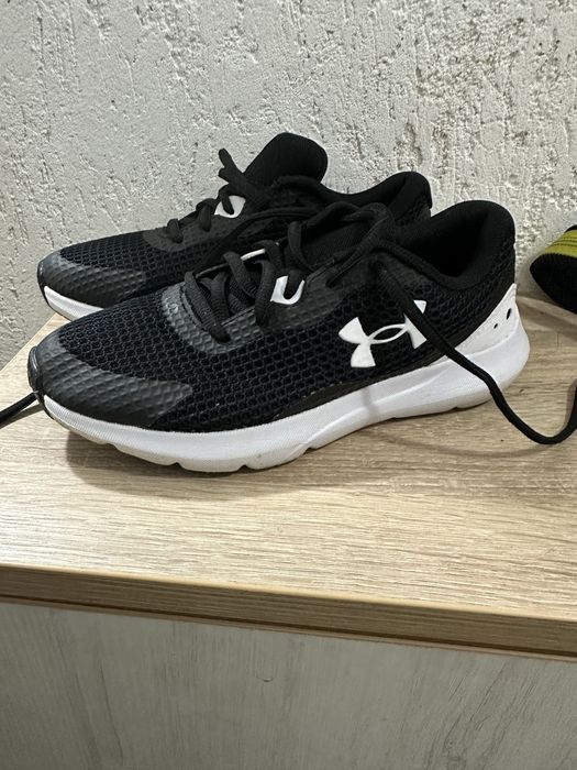 Оригинални маратонки номер 36 и половина