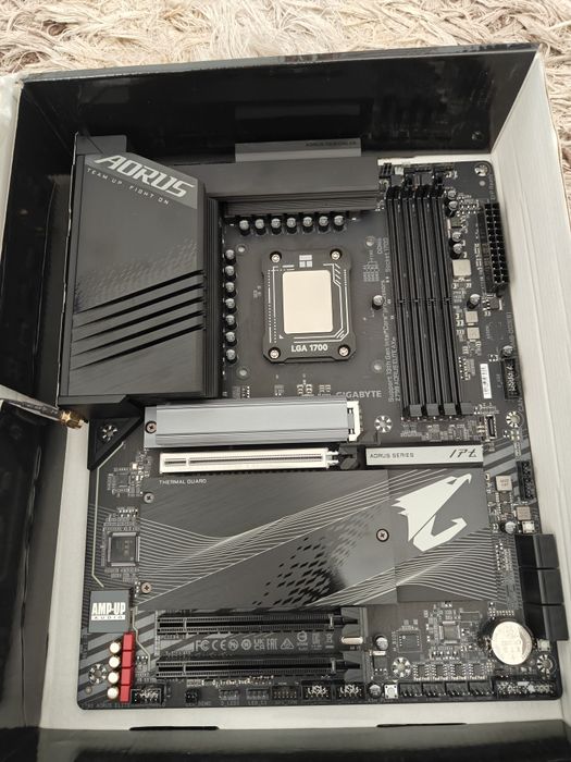 Core i5 13600Kf + Gigabyte Z790 Aorus Elite AX