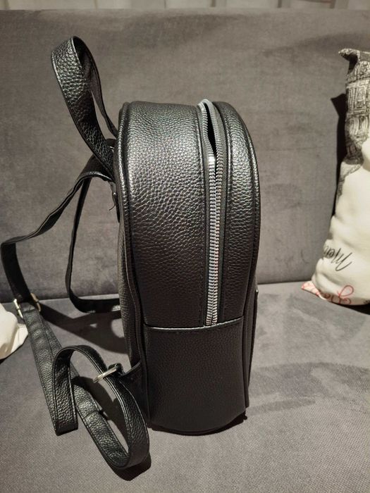 Дамска раница нова