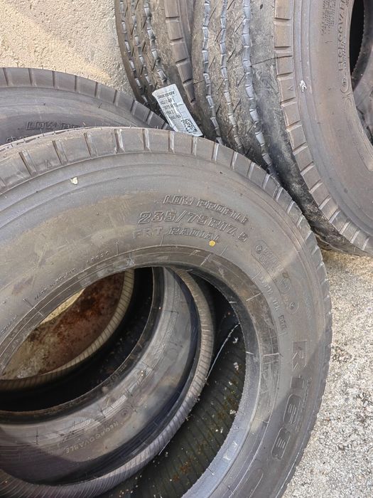 *НОВИ* гуми BRIDGESTONE 235/75/17.5