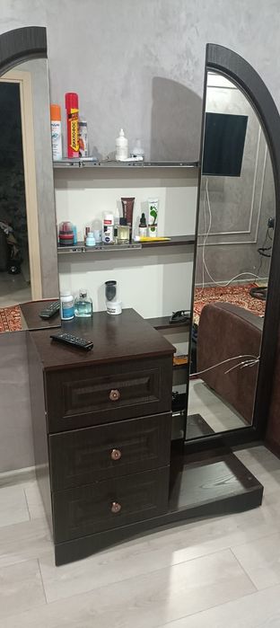 Продам туалетный шкаф,комот мини