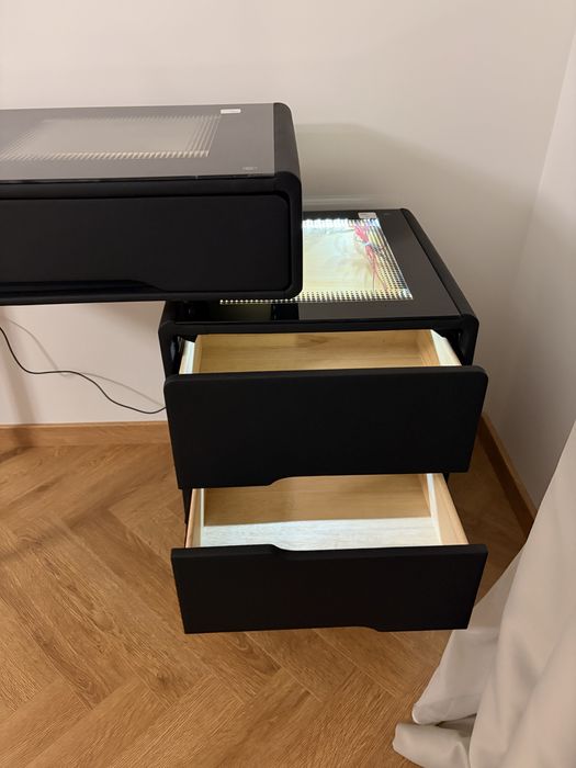 Тоалетка със светлини и музика