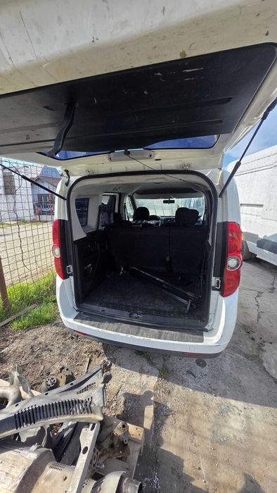 Dezmembrari Fiat Doblo 1.6 MJ diesel 105Cp / 77Kw  transmisie manuala 6+1 an de fabricatie 2012