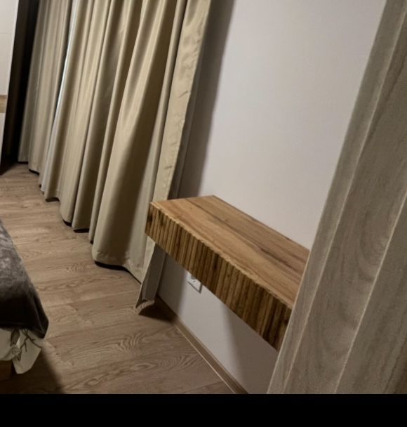 Тоалетка  с огледало