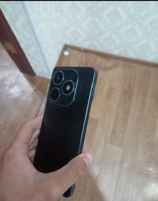 Продам телефон TECNO SPARK 20