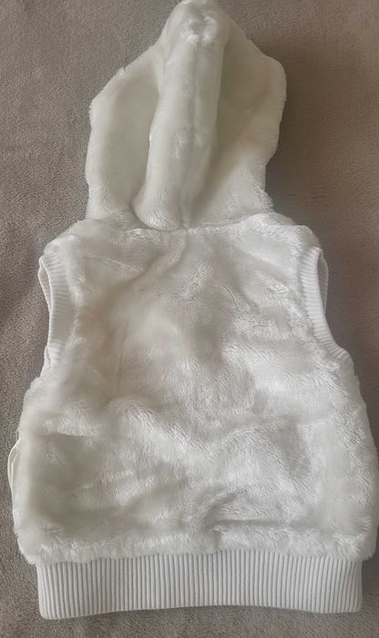 Детски бял елек с качулка