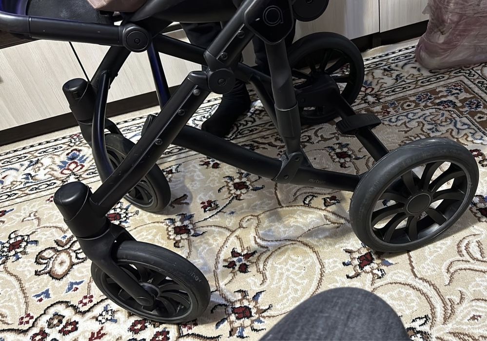 Продам коляску anex