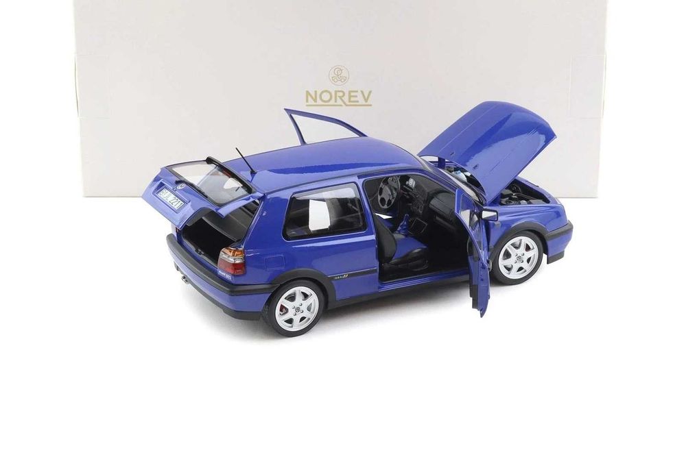 Macheta Volkswagen Golf GTI 1994 Color Concept (Mk3) 1:18 Norev