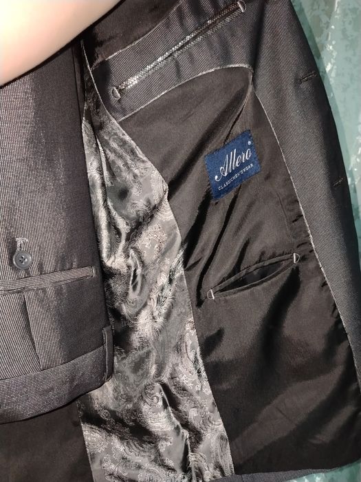 Продам костюм классический