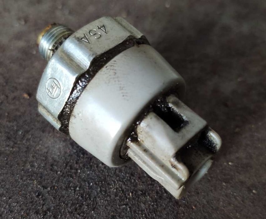 Датчик давления масла 5s-fe 2.2л Toyota Camry Gracia Scepter Qualis