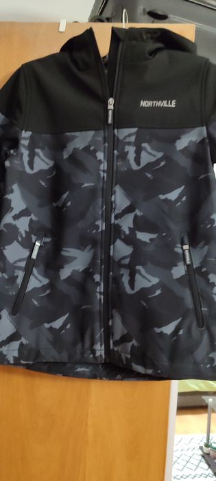 Vând geacă  nouă , pentru băiat ,10-12ani