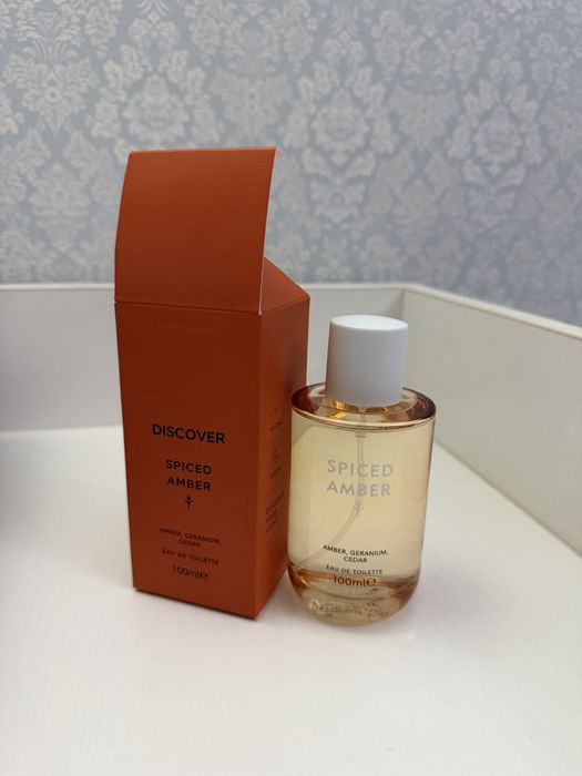 Эркаклар учун атир Англияда Ишлаб чиқарилган