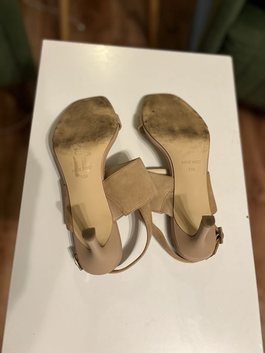 Женские бежевые сандали Nine West