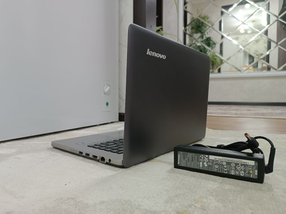 Ноутбук LENOVO IDEAPAD Core i5 Microsoft office.