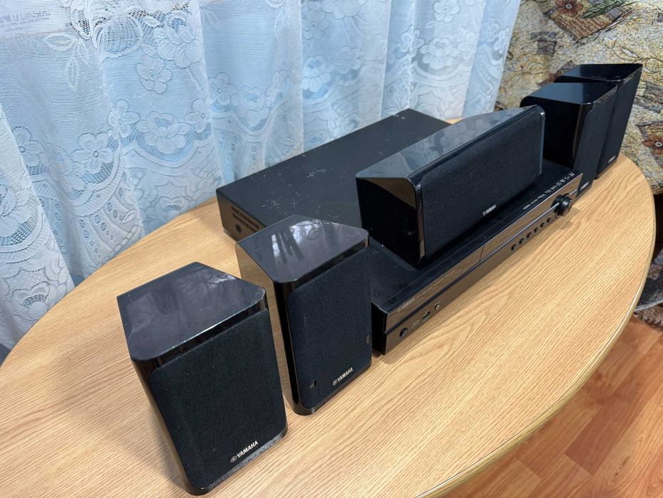 Amplificator-AV recivier,YAMAHA 5.1-USB,Blu-Ray,internet,telecomanda