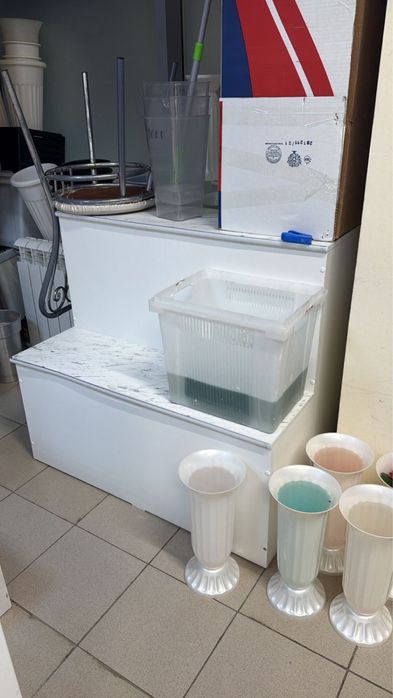 Витриные полки для магазина