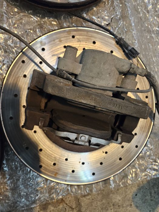 Спирачни дискове и апарати за BMW E70 3.5D