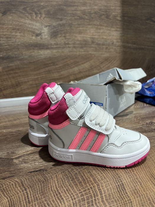 Кецове адидас. Нови!