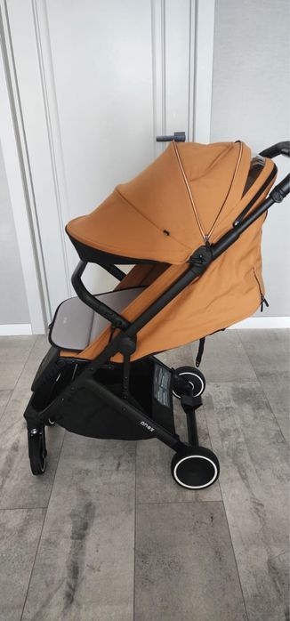 Продам красивую коляску Anex air x