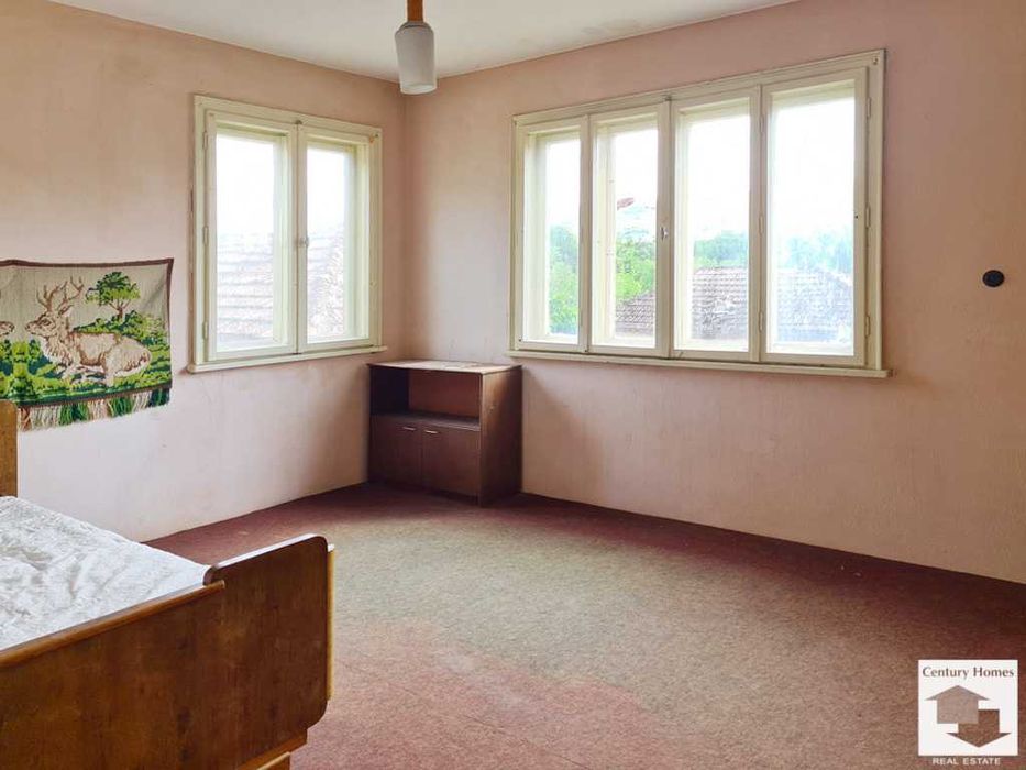 160027 Просторна къща в с. Бяла река, на 45 км от Велико Търново