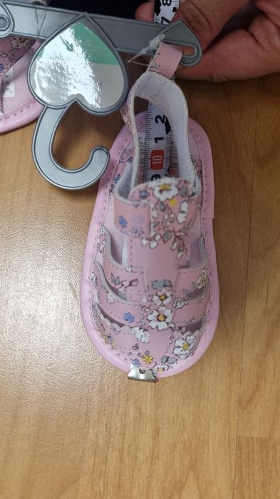 Бебешки буйки, сандали