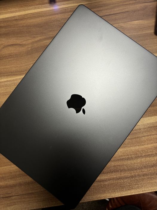 MacBook Pro 16-inch/ Apple M3 Pro/ Garantie 24 luni / 512gb / ca nou