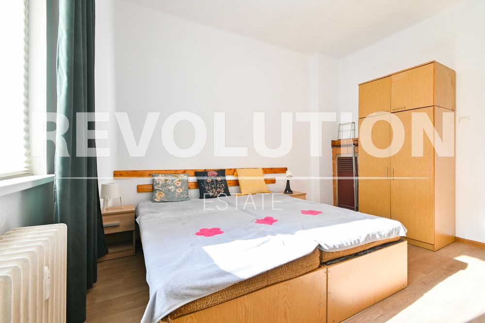 Дава се под наем Двустаен апартамент в София, Център - 78 кв.м за 500 € - Снимка #1