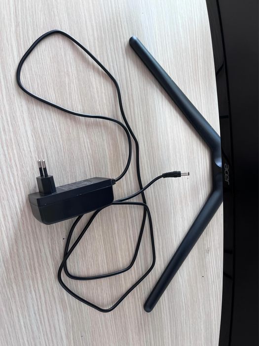 Monitor gaming curbat Acer ca nou