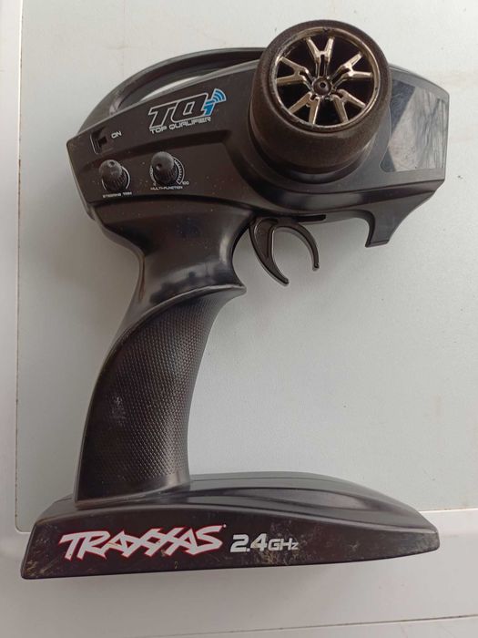 1/16 E-Revo VXL TSM 
с дистанционно