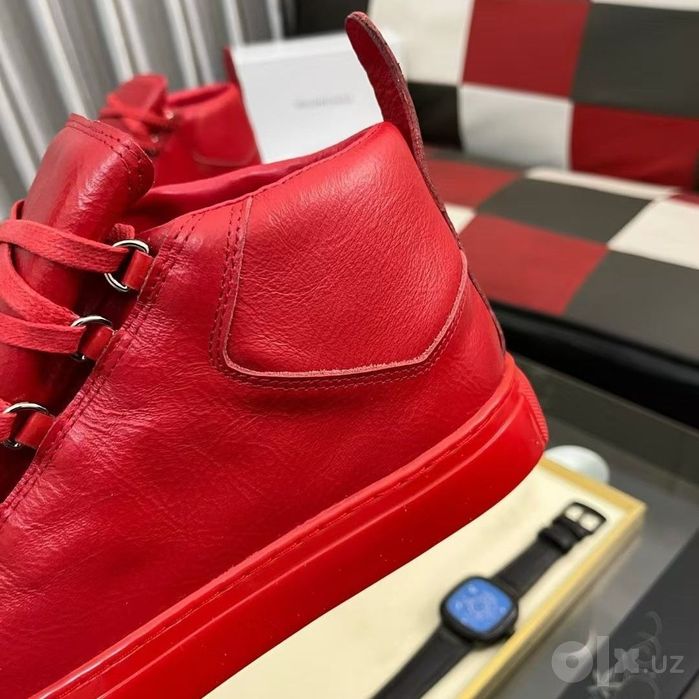 Balenciaga Arena