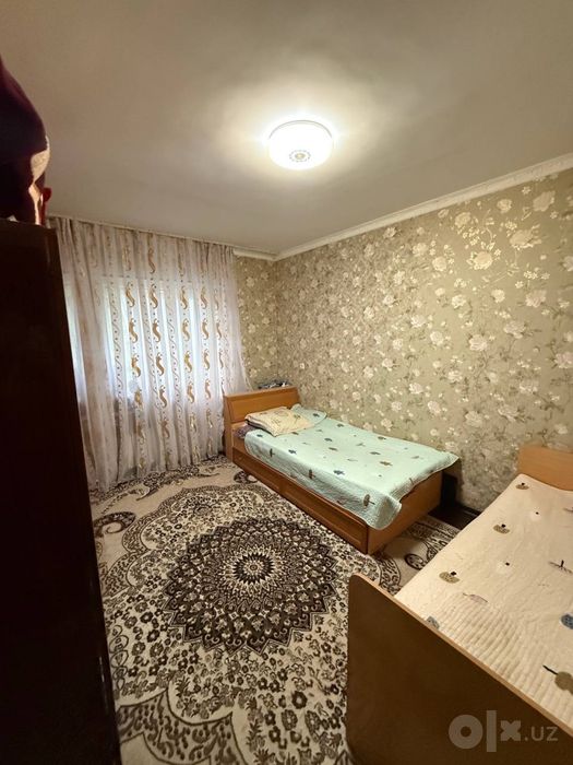 Chirchiq shahri 3-mkrda 2 xonali uy sotiladi barcha sharoitlari bor