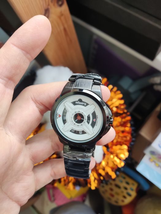 Няколко мъжки часовника