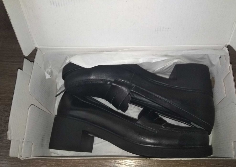 Продам женские туфли