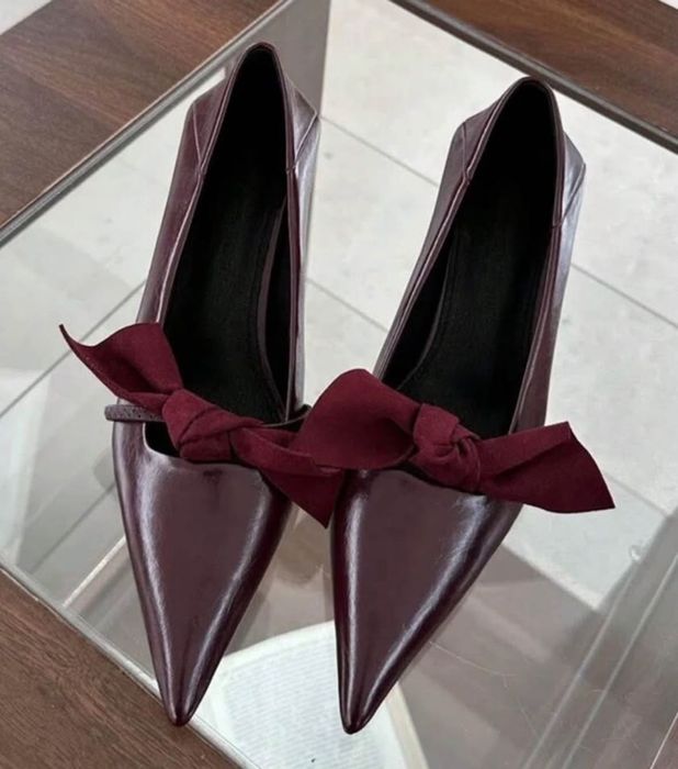 Нови стилни обувки на ток