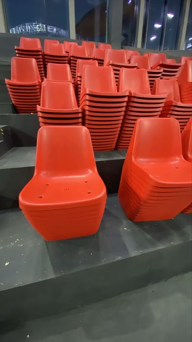 Продаем сиденья пластиковые