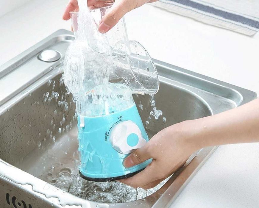 Интересно ренде тип ръчна мелничка с 3 рендета от неръждаема стомана