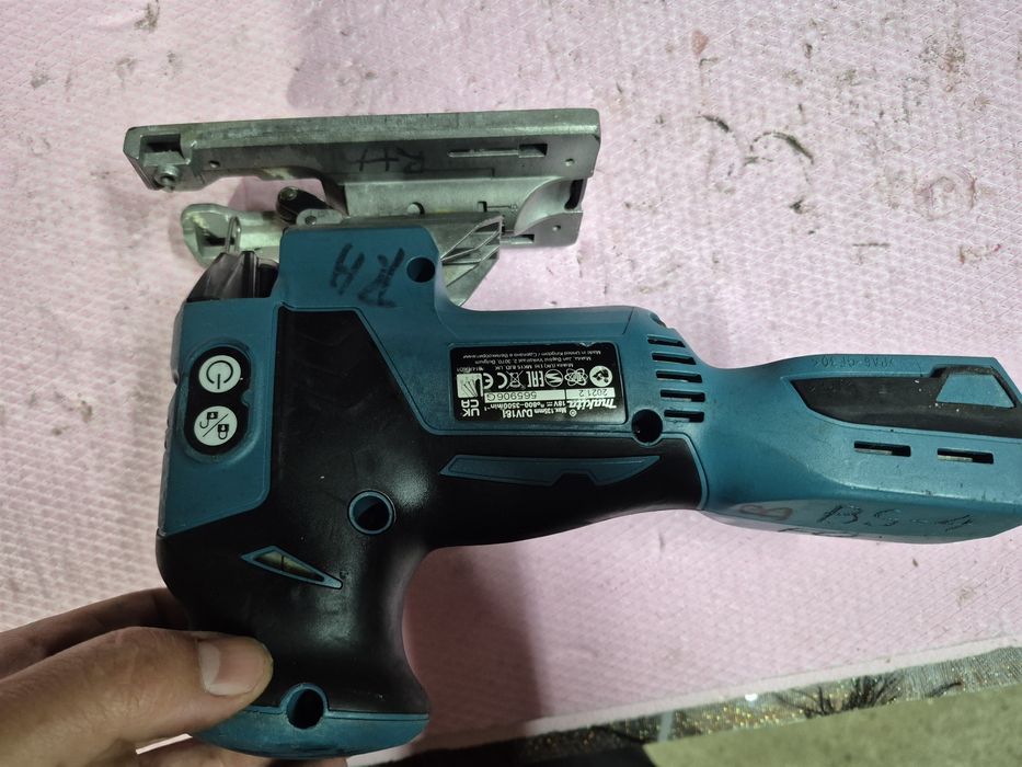 Șoricel pendular MAKITA DJV 181 18V