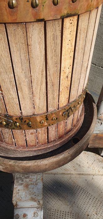 Vând teasc cu inele de cupru