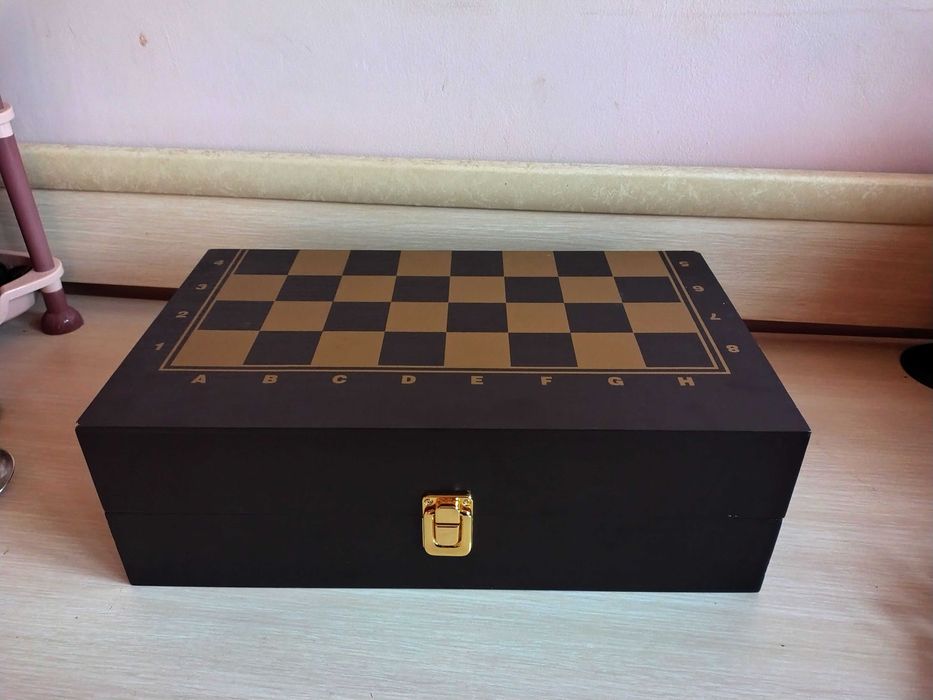 Интересен Стар Шах,Табла