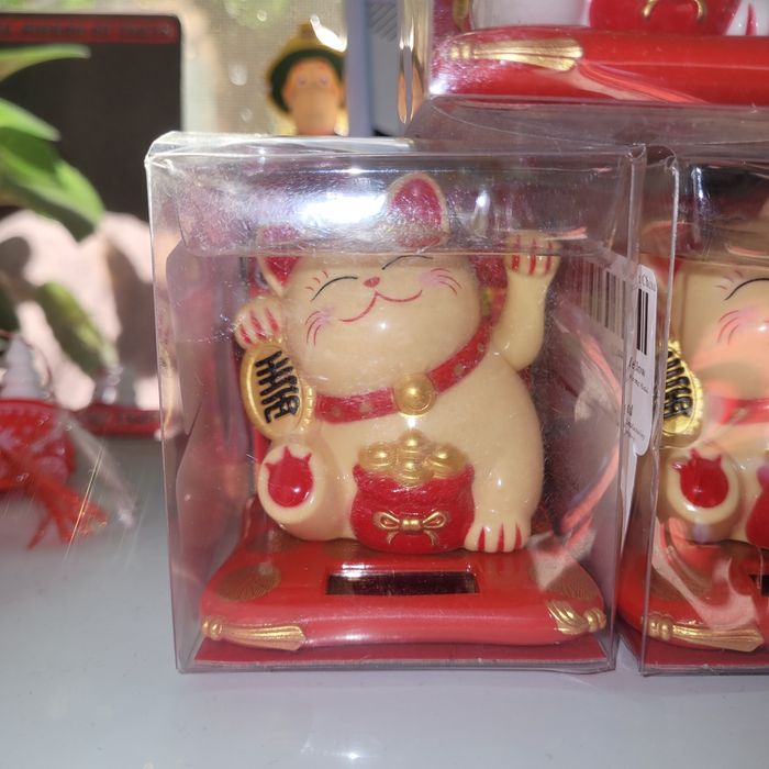 Lucky cat/pisica norocoasa mini solara 2 modele