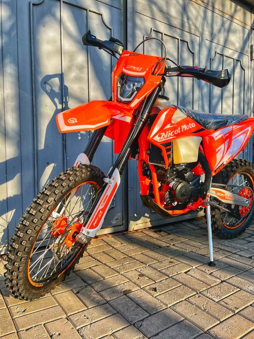 Мотоцикл NICOT KF300S