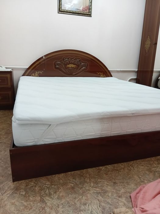 Кровать для спальни