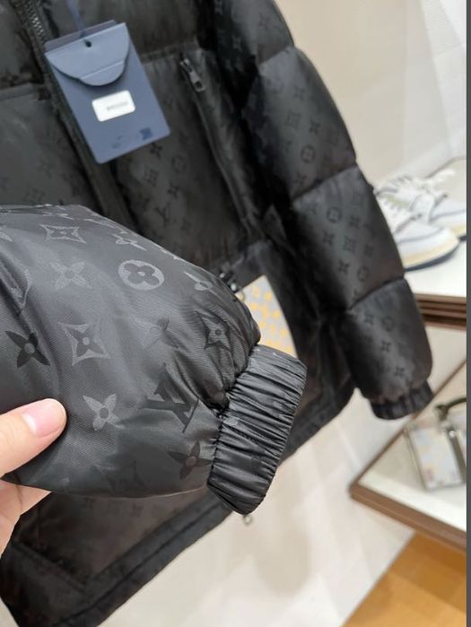 Яке Louis Vuitton   Всичките размери има