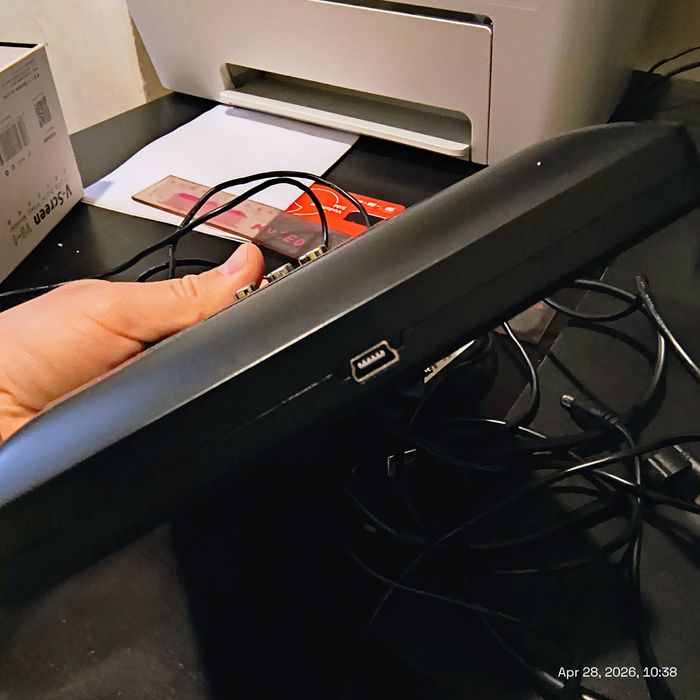 Vând monitor video  LCD Aputure  V-screen VS-1 de  7"