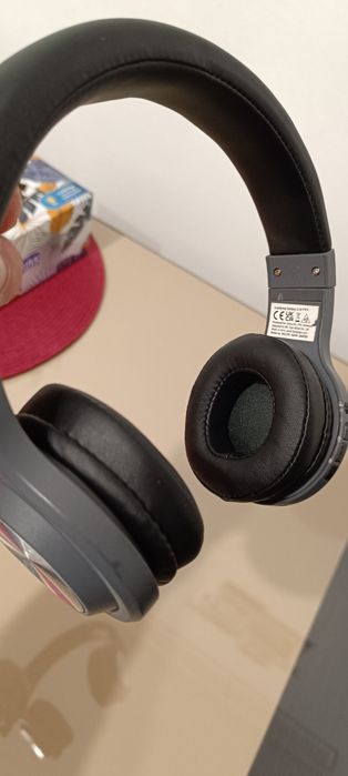 Vând căști wireless