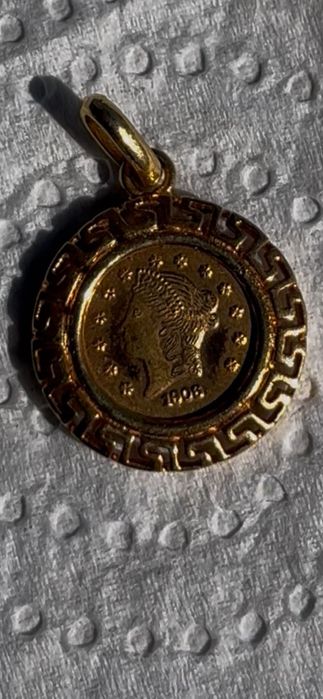Monede aur in medalion Versace